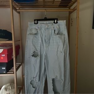 BDG LIGHT WASH BAGGY BOYFRIEND JEANS URBAN OUTFITTERS